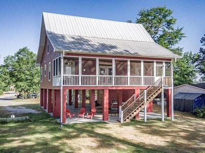 1296 Levi St
