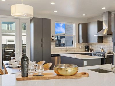908 Jerome St #2