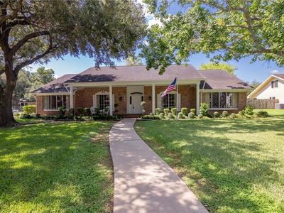 203 Whispering Creek St