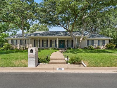1300 Circlewood Dr