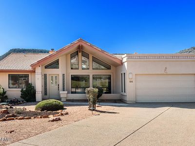 96 E Lindsay Way