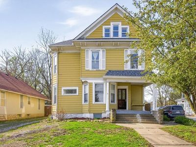 Property at 563 E Park St, Olathe, KS