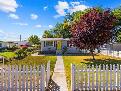 209 W Elm St