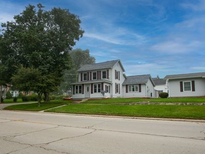216 W Main St