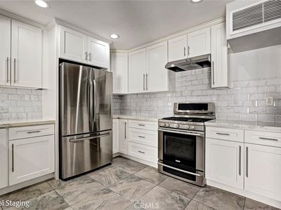 7924 Woodman Ave Unit 22