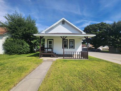 Property at 822 17th St, Gothenburg, NE