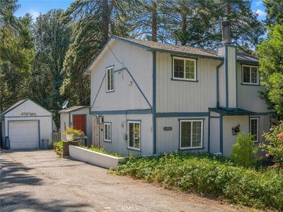 25027 Moon Dr