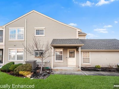 11 Rothwell Dr #11D