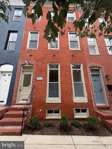 109 S Stricker St