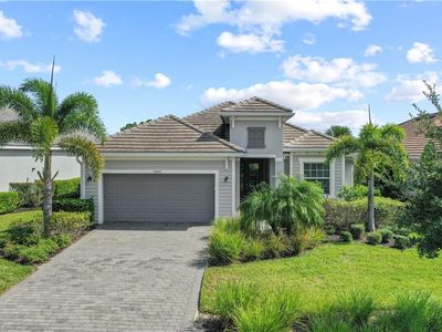 15895 Leaning Pine LN