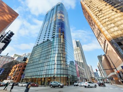 600 N Fairbanks Ct Unit 3301