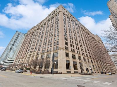 680 N Lake Shore Dr APT 1215