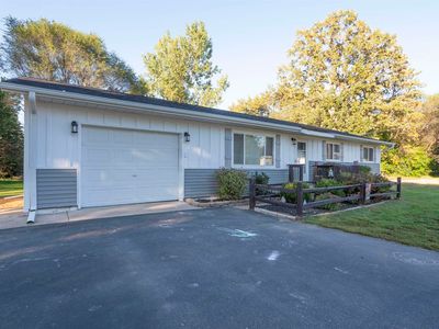458 E Green Meadow Dr