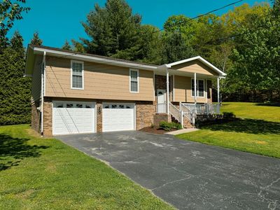 438 Sandalwood Dr
