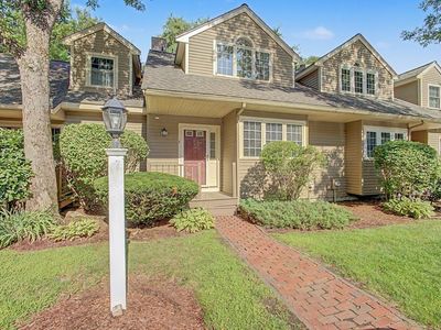 Property at 6 Lilac Ct Unit 6, Hopkinton, MA