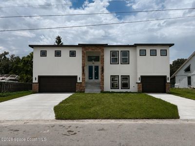 1121 River Dr NE