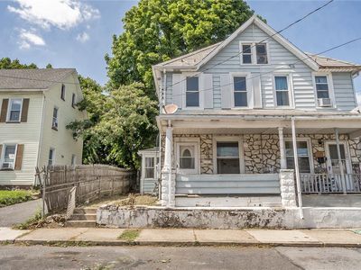 703 William St