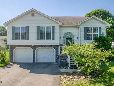 183 Royal Oaks Dr