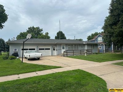 116 W 2nd St