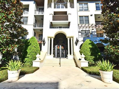 315 New England Ave #9