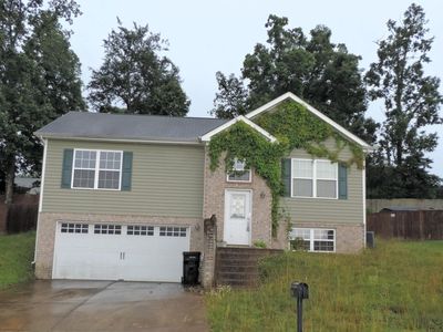 2057 Short Leaf Ln