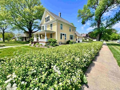1302 Iowa Ave