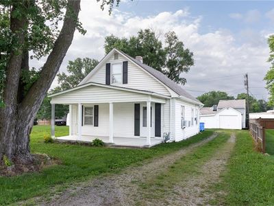 Property at 110 E 3rd St, Tonganoxie, KS