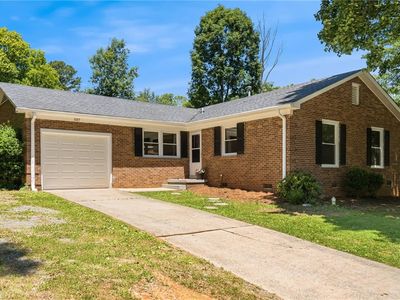307 Foxcroft Dr