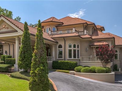 1402 Indian Hills Dr