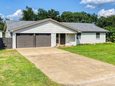 3905 Mountain Vista Dr