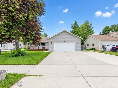 807 Spooner Rd