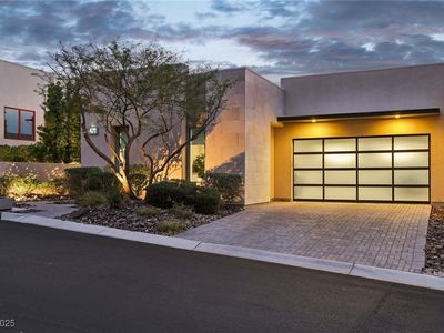 471 Serenity Point Dr