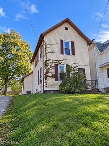 937 Lincoln Way W