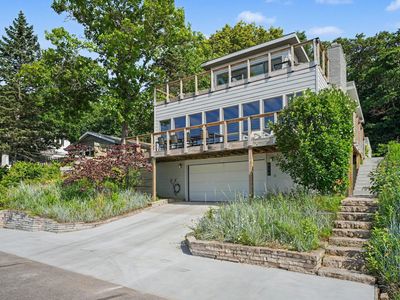 419 E Lake Front Dr