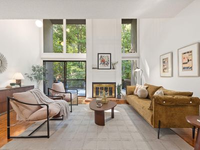706 Constitution Dr Unit B