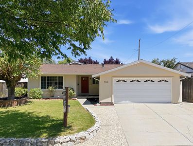 553 Shawnee Ln