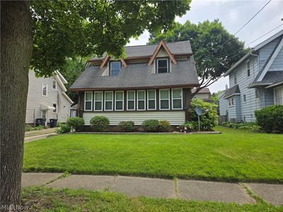 1043 Oakland Ave