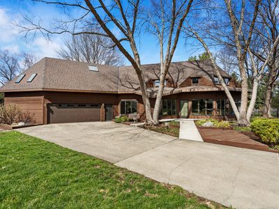 2402 N Nottingham Ct