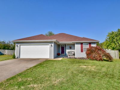 855 S Hackberry Avenue