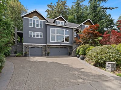 1033 NW Eloise Ln