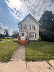 98 W Main St
