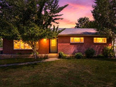 2111 E Wilmott Dr