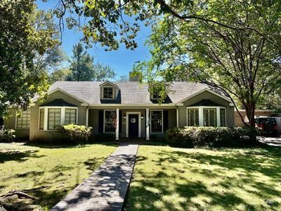 325 Woodlawn Dr