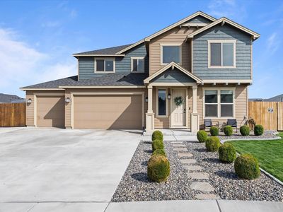 3817 Des Moines Ln