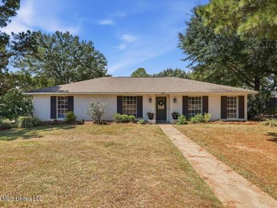 7105 Edgewater Dr