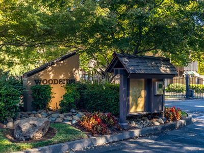 2294 Woodside Ln UNIT 5