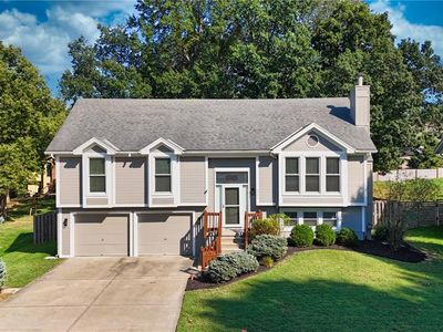 Property at 6901 N Lydia Ave, Gladstone, MO