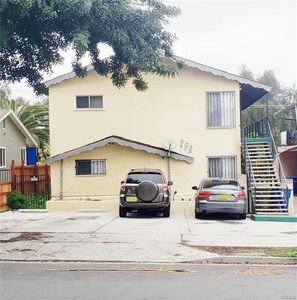 806 W Sepulveda St