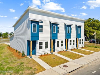 1421 N Cove Blvd #D
