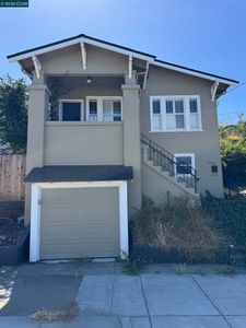 3700 Laguna Ave